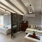 Katrin's Penthouse & Katrin's Apartment-alepou Corfu * Alepou